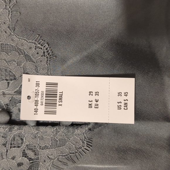 Abercrombie and Fitch top size XS in green - Picture 5 of 5